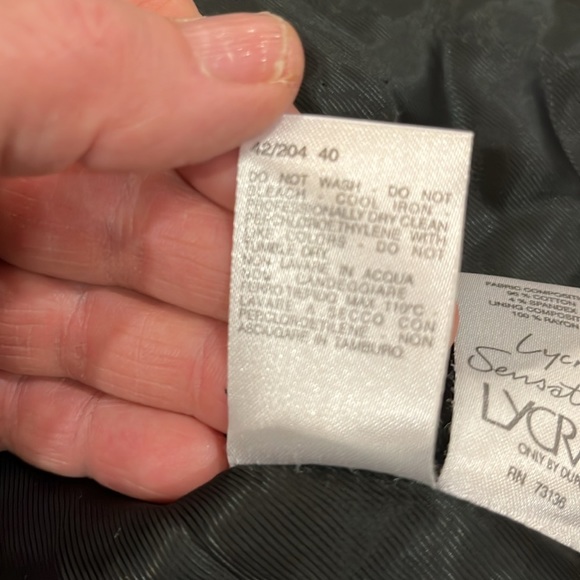 EUC Max Mara black velvet high neck button front jacket - Picture 12 of 12